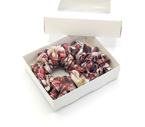 IV. Sada dvou květinových gumiček gumička gumičky do vlasů spony scrunchies scrunchie 