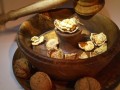Ořechová miska s paličkou