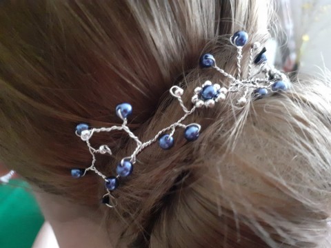 Ozdoba do vlasů z modrých perliček vlasy 