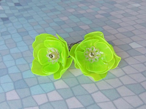 RECYKLENKY - NÁUŠNICE #0747 recyklace kytičky kovové květinky bižuterní pet polyetylen 