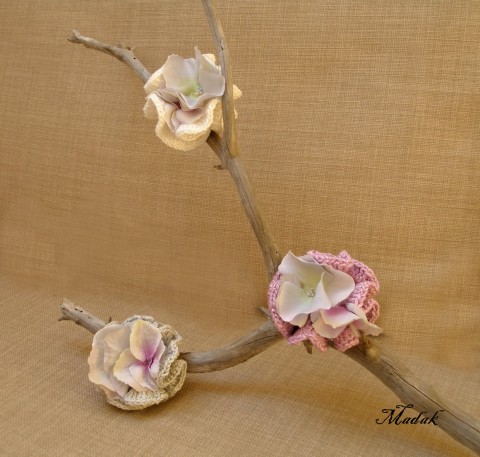 Hortenzie ...... brož brož korálky květina bílá růže šedá kytka háčkované knoflík rosa melír button 