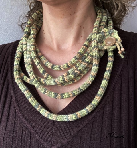 Melír green ..... šálkonáhrdelník náhrdelník zelená háčkované lesní dutinka les melír šálka šálkonáhrdelník 