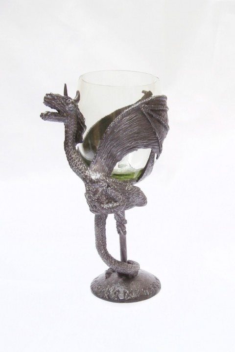 Sklenice na víno - motiv draka víno drak dráček draci sklenička vinná skleničky dračice dragon glass wine vinný history glasses historical okrok dragons 