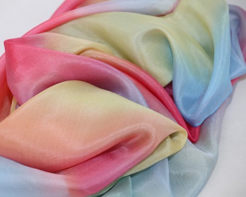 Hedvábný šátek Duha originální malovaný veselý hedvábný šátek duha pestrobarevný 