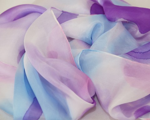 Hedvábný šátek Dívčí sen v lila malba fialová květiny romantické hedvábí lila šátek akvarel 
