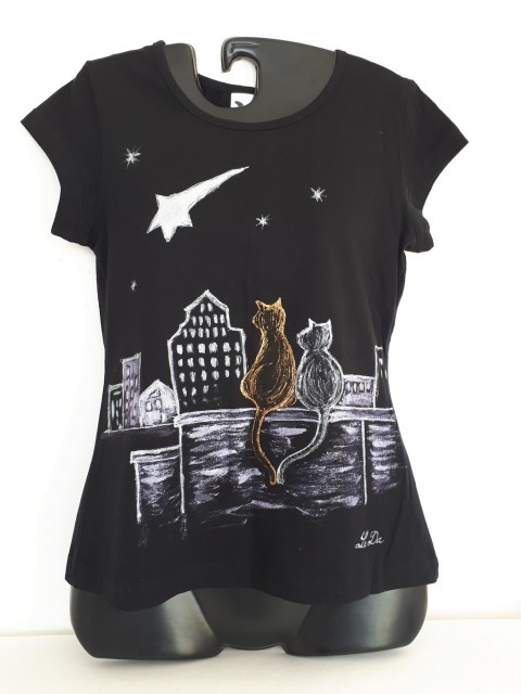 Tričko malované Noc ve městě zvíře malované bavlna přírodní kočky hvězdy město tričko noc střecha poetické 