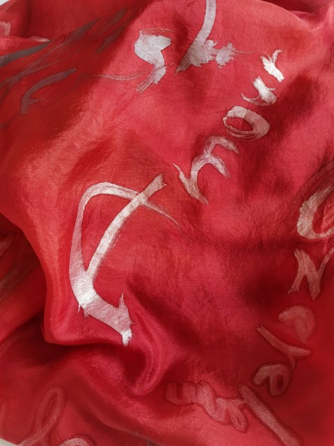 Hedvábný šátek Slovník lásky červená srdce láska valentýn hedvábný šátek originál love amour ručně malovaný 