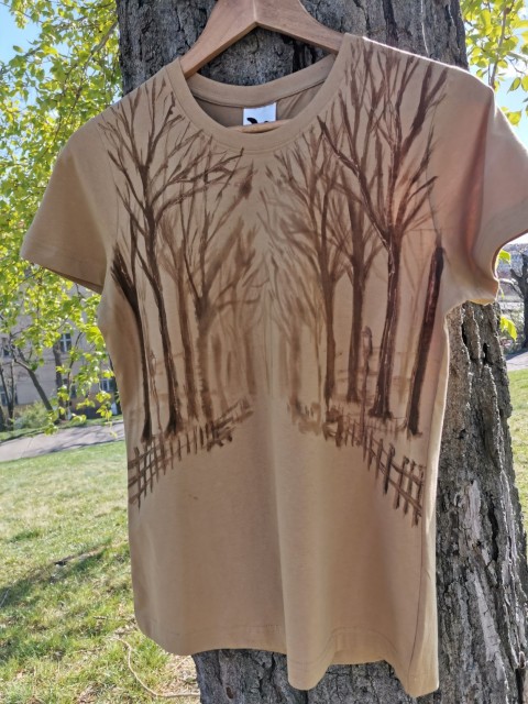 Tričko malované Procházka alejí strom přírodní hnědá béžová tričko dámské procházka pánské alej 