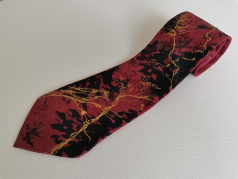 Kravata hedvábná malovaná Japonese červená elegantní černá kravata hedvábná malovaná orientální japonská 