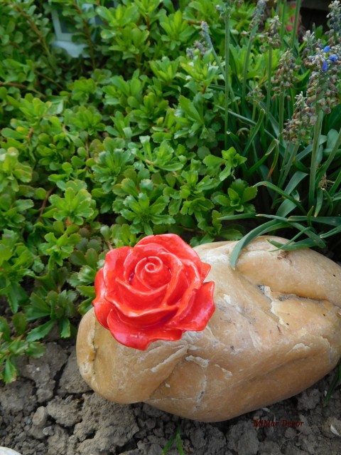 Dekorace růže červená dekorace dárek růže zahradní růžička pro maminku pro babičku na zahradu 