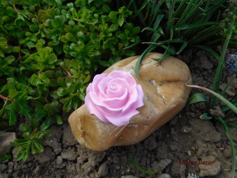 Dekorace růže růžová dekorace dárek růže zahradní malovaná růžička na zahradu odlitek odlévání 
