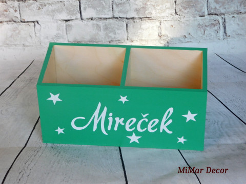 Dřevěný pastelkovník se jménem dřevo dřevěný dárek dětský dětské stojánek tužkovník stojan hvězdičky pro děti na pastelky na tužky na psací stůl pastelkovník se jménem 