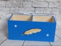 Dřevěný pastelkovník s pírkem