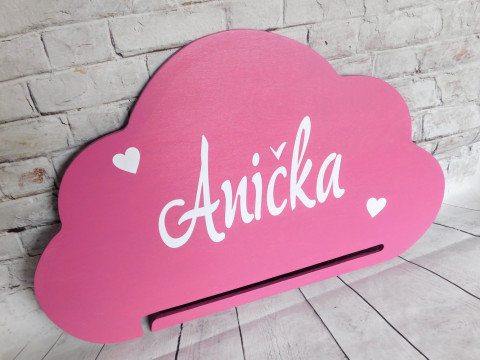 DRŽÁK NA MEDAILE MRÁČEK - NA PŘÁNÍ dřevo dřevěný dekorace dárek mrak mráček pro děti držák na pověšení sponkovník na sponky na medaile 