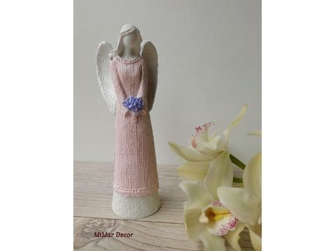 Andělka 20cm s kyticí barevná dekorace dárek anděl andílek ochránce andělka smuteční 