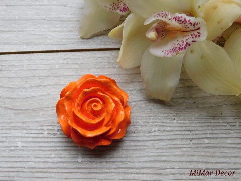 Dekorace růže - oranžová dekorace dárek růže zahradní malovaná růžička na zahradu odlitek odlévání 