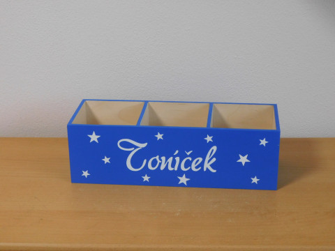 Velký organizér na tužky se jménem dřevo dřevěný dárek dětský hvězda dětské stojánek tužkovník stojan hvězdičky pro děti na pastelky na tužky na psací stůl pastelkovník se jménem 