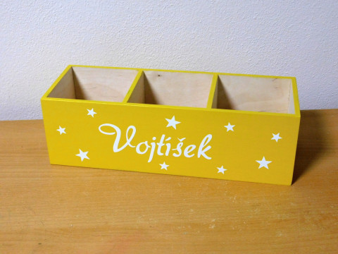 Velký organizér personalizovaný dřevo dřevěný dárek dětský hvězda dětské stojánek tužkovník stojan hvězdičky pro děti na pastelky na tužky na psací stůl pastelkovník se jménem 