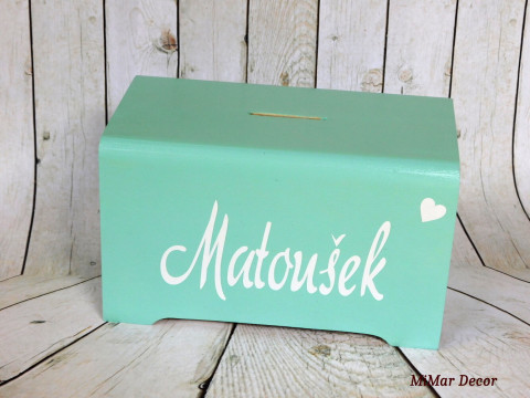 Otevírací kasička ze dřeva dřevo dřevěná srdce dárek srdíčko dětský dětské pokladnička kasička pro děti na psací stůl se jménem na penízky na korunky šetříme 