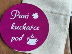Dřevěná šperkovnice sponky, gumičky