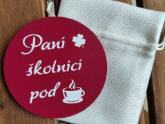 Dřevěná šperkovnice sponky, gumičky
