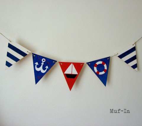 Dřevěná girlanda - námořnická červená dekorace moře děti modrá pokojíček bílá veselé hravé pirát proužky pohádka dětské pruhy loď námořnické pruhované pohádkové námořník pro děti dětský pokoj girlanada 