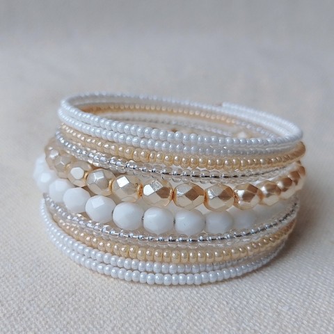 Náramek smetanový náramek dárek korálky elegantní perličky rokajl náramky drobnost něžné korálkování efektní navlékání paměťový drát maličkost 