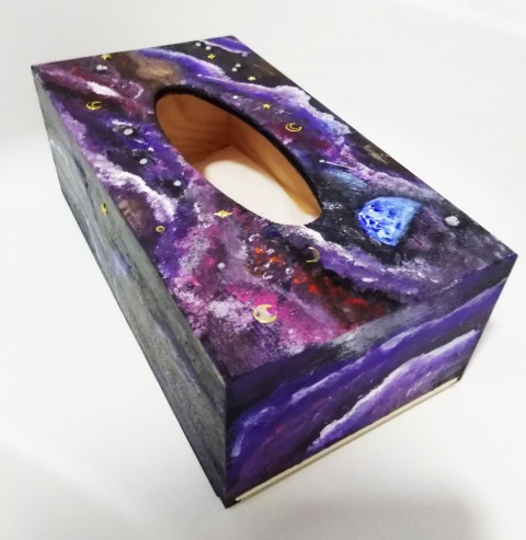 Krabička na kapesníky-Vesmírný klid fialová krabička kapesníky černá hvězdy měsíc vesmír chaos 