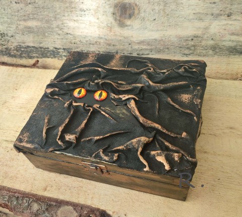Tajná duchařská krabička dřevěná krabička černá extravagantní tajemná šperkovnice halloween 