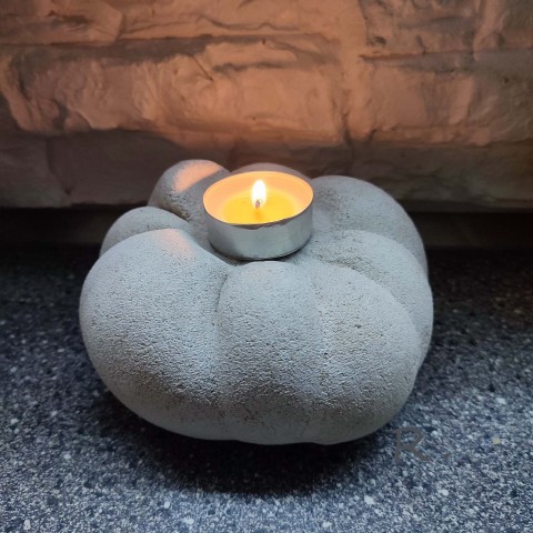 Svícen ve tvaru dýně dekorace dárek svícen bílá dušičky čajová svíčka beton 