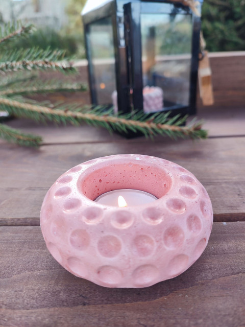 Terakoto-růžový svícen z betonu miska starorůžová na čajové svíčky beton svícen. terakoto-růžová minisvícen 
