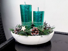 Vánoční aranžmá růžovo-červené