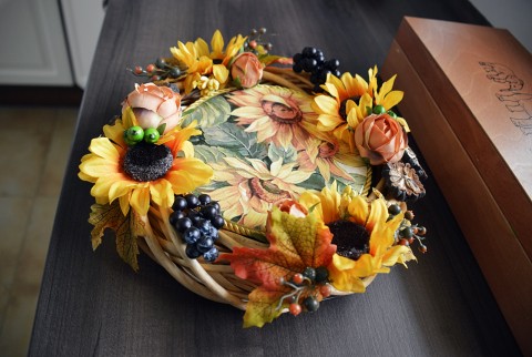slunečnice na stole.. domov originální dýně slunečnice kolečko žlutá obrázek krásné podzimní kulatý do bytu kachle slunečnicový na položení věneček na stůl korkové 