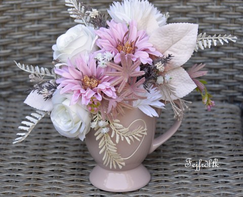 chryzantémy v šálku.. dekorace podzim hrnek bílá růže bílé pink růžové aranžmá šálek chryzantémy 