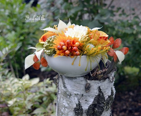 květinová miska na Váš stolek :).. originální bílá růže miska podzimní květinová chryzantémy keramicka oranžovobílá 