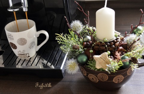 kafe, braun, do zelena ;-).. hnědý originální svícen vánoční káva netradiční kávový v hrnku krémovohnědý 