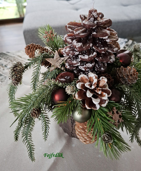 vánoční svícen ,,šiška k šišce,, hnědý dekorace vánoce svícen lesní aranžmá vánoční svícen šiškový do bytu domov 