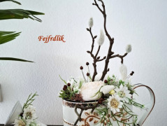 červené srdce s exotickou orchidejí