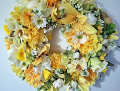 červené srdce s exotickou orchidejí