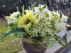 červené srdce s exotickou orchidejí