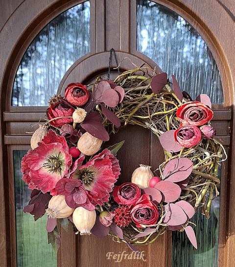 mákový věnec s eukalyptem .. domov dekorace červené věnec máky na dveře eukalyptový originální věnec makový věnec vínoví 