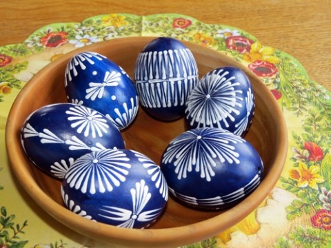 Velikonoční kraslice - tm.modré velikonoce voskované vajíčka kraslice vajíčko skořápka svátky velikonoční kraslice výdutek vyfouklé vajíčko 