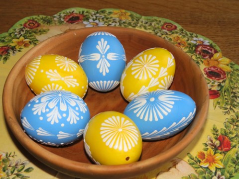Velikonoční kraslice - sv.modré-žl velikonoce voskované vajíčka kraslice vajíčko skořápka svátky velikonoční kraslice výdutek vyfouklé vajíčko 