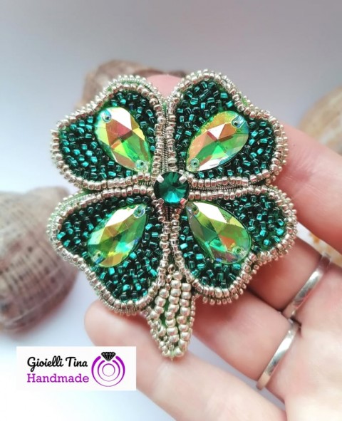 Brož čtyřlístek brož šperky korálky elegantní zelené jemné bižuterie čtyřlístek 