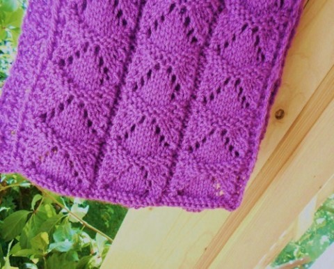 Pletená šála fialová vzdušná moderní šála jemná pletená šálka hřejivá ruční práce šálečka 