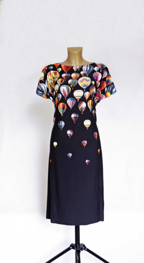 Šaty - krátké barevné šaty šitá duhová let létání balony balóny horkovzdušné 