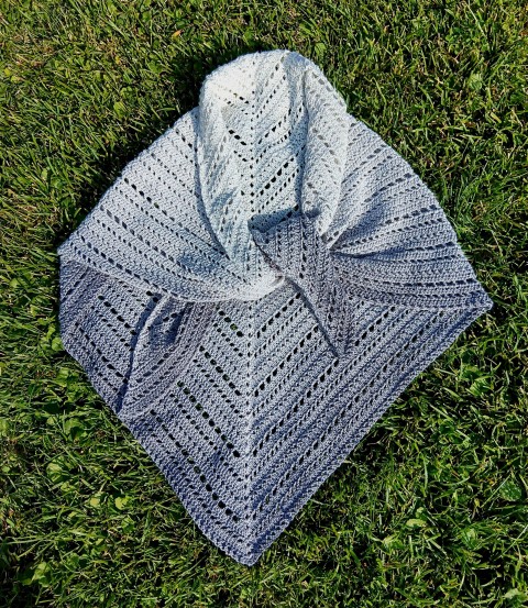Háčkovaný šátek - odstíny šedivé háčkované šátek pléd 