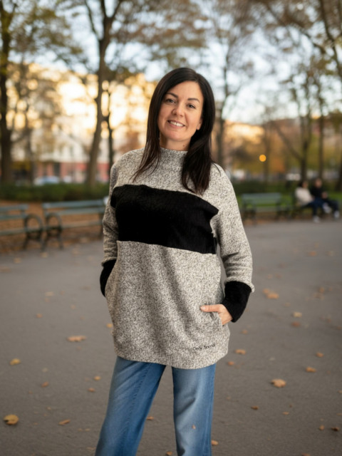 Dlouhá svetrová mikina - S/M 