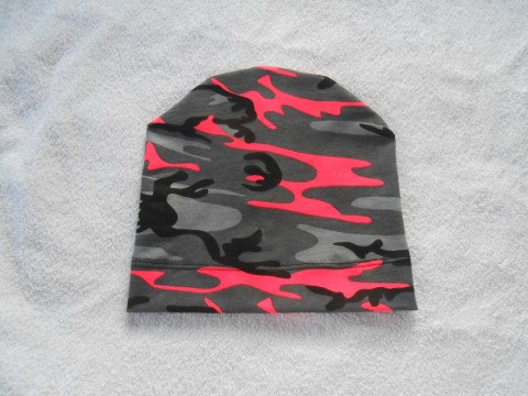 Čepice jednostranná maskáčová růžov růžová čepice jarní bavlna černá šedá neon dětská šitá podzimní pestrobarevná unisex handmade neonová maskáč elastan ušita maskáčová korfida jednostranná 