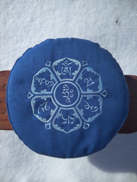 Meditační polštář s výšivkou dárek modrá vánoce polštář polštářek výšivka meditace pohanka lotos květ života pohankovvý podsedák 